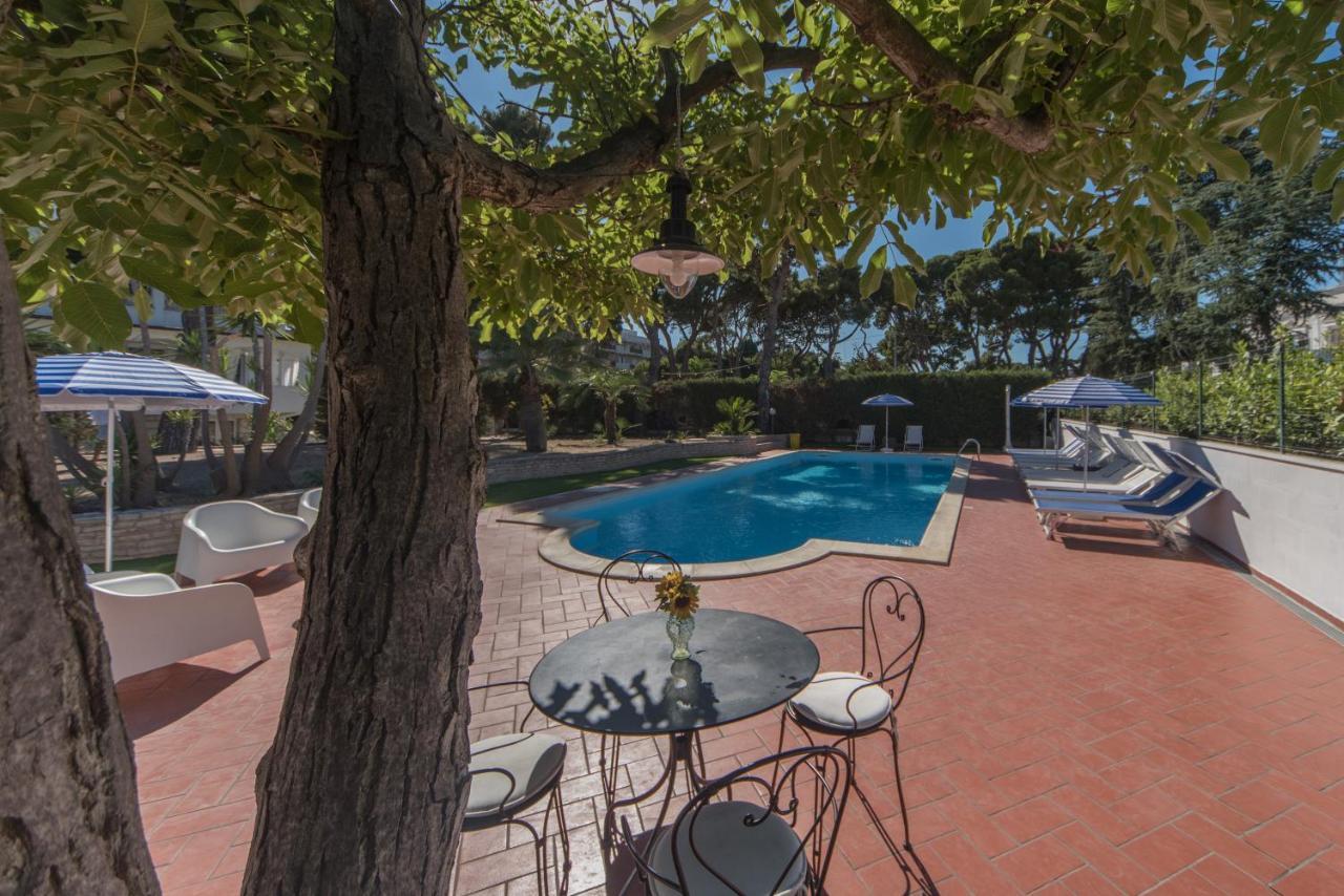 Villa Dei Pini Trani Buitenkant foto